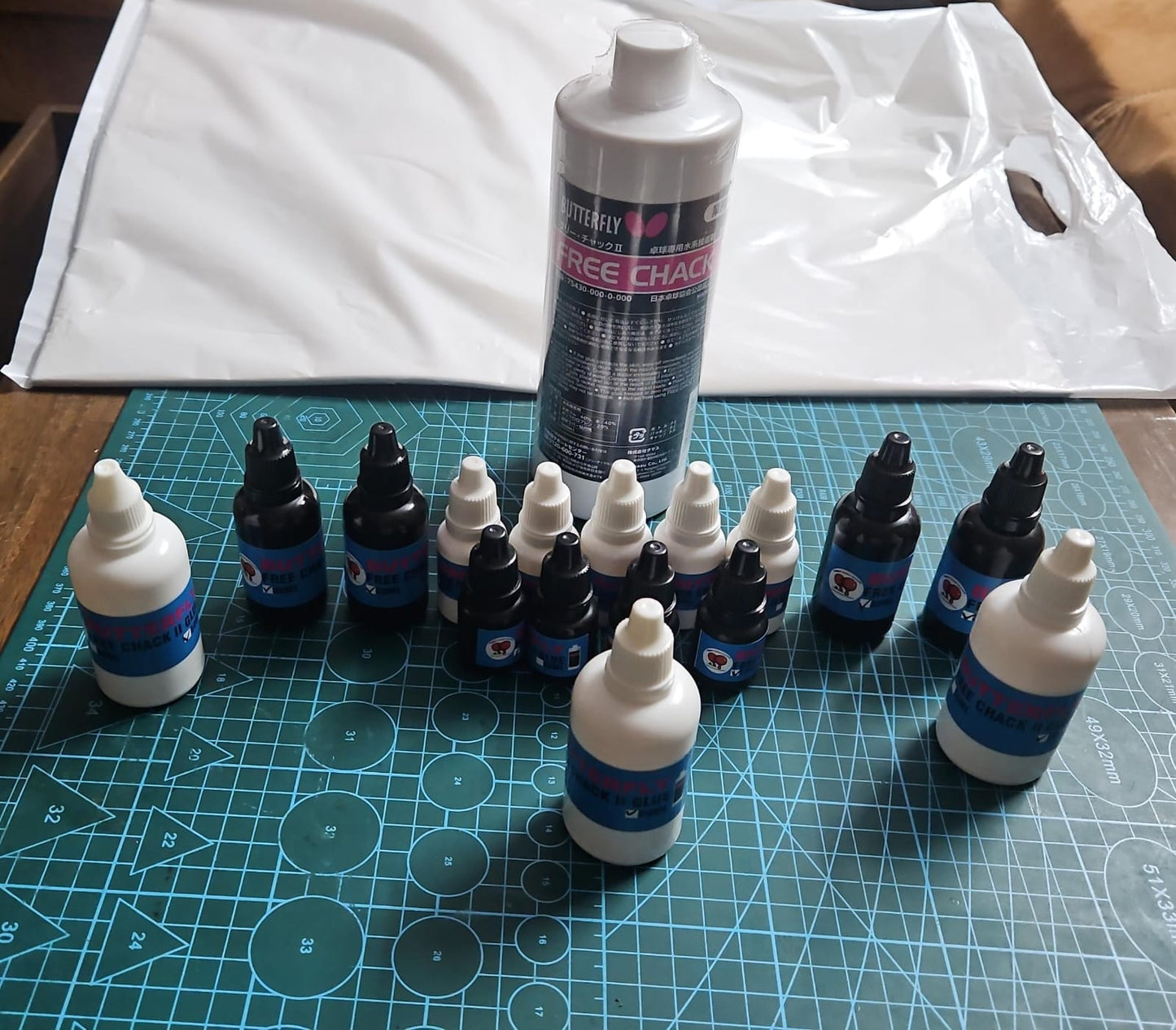 Butterfly Free Chack Glue - Repacked 10ml/15ml/20ml/30ml/50ml Bottle with sponge